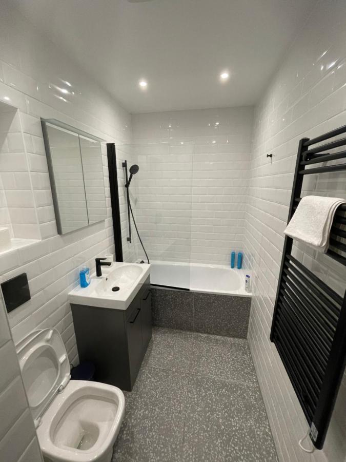 Blue Lagoon Apartamento Londres Exterior foto