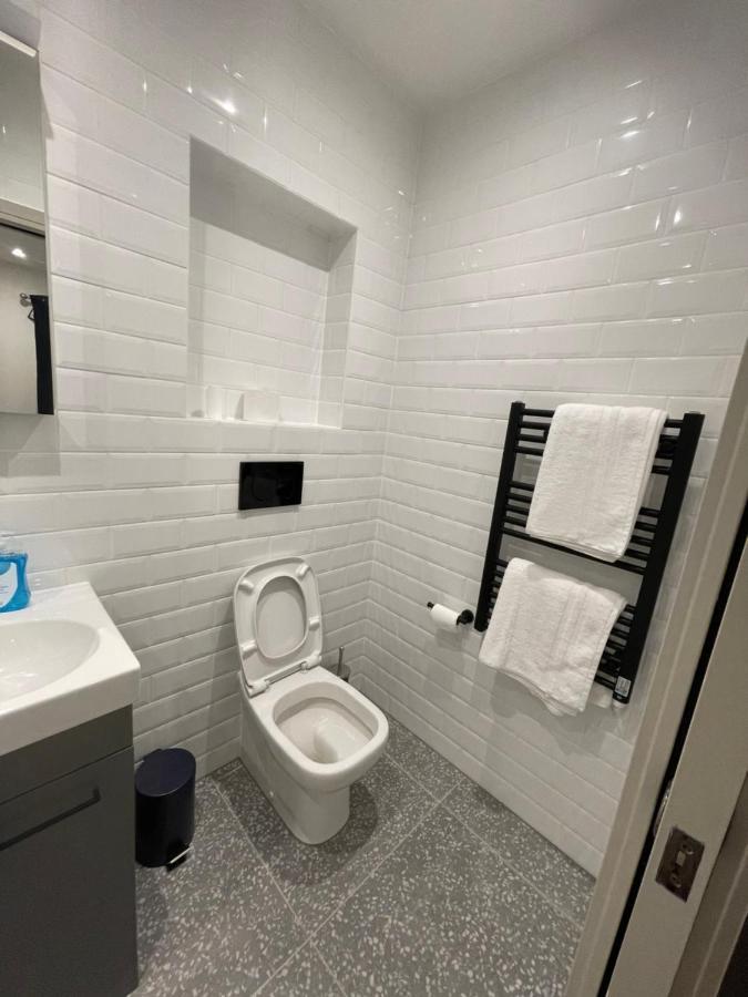 Blue Lagoon Apartamento Londres Exterior foto